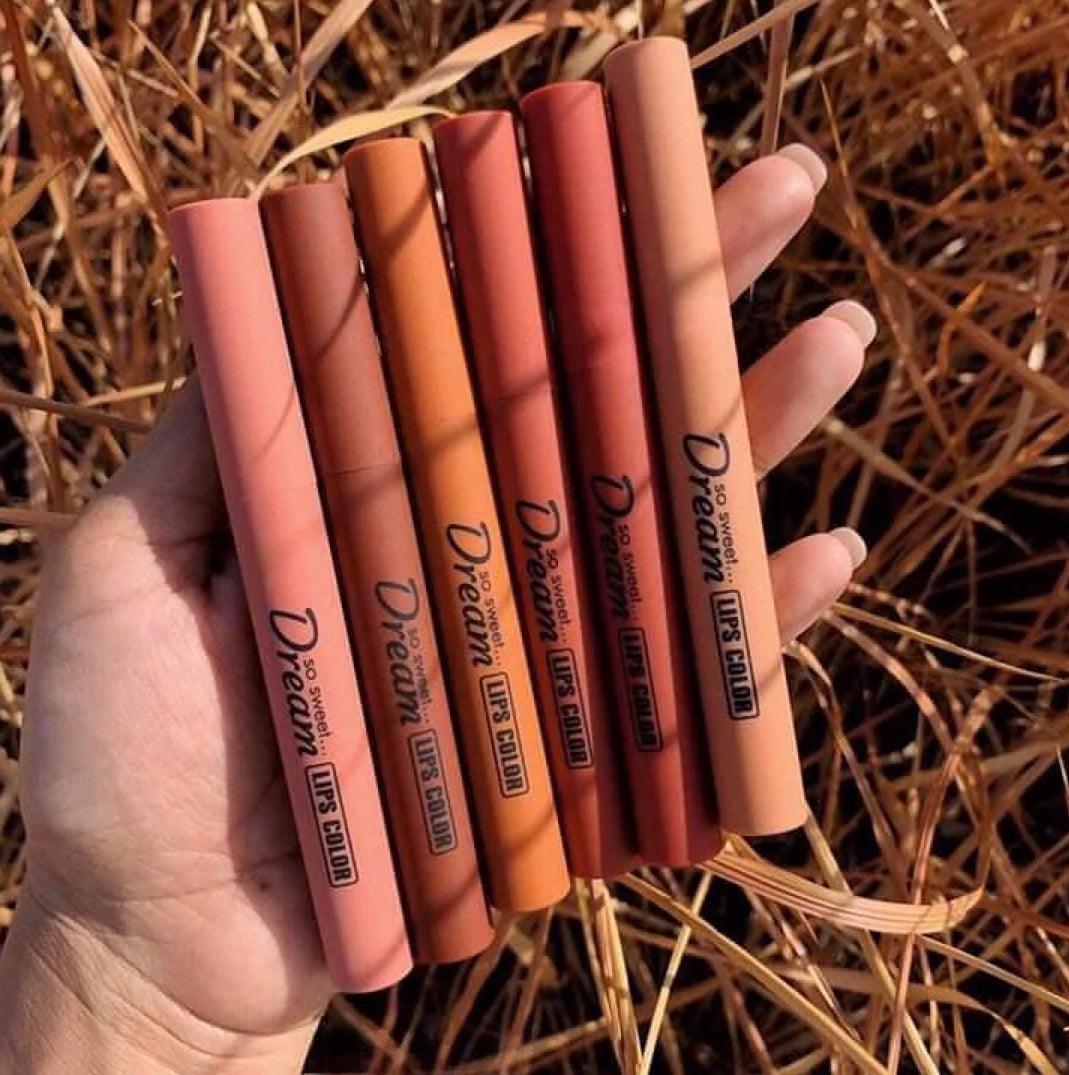 6pcs Matte Velvet Lipstick Set - Long-Lasting, Waterproof, and Moisturizing Non-Stick Lipstick Set.