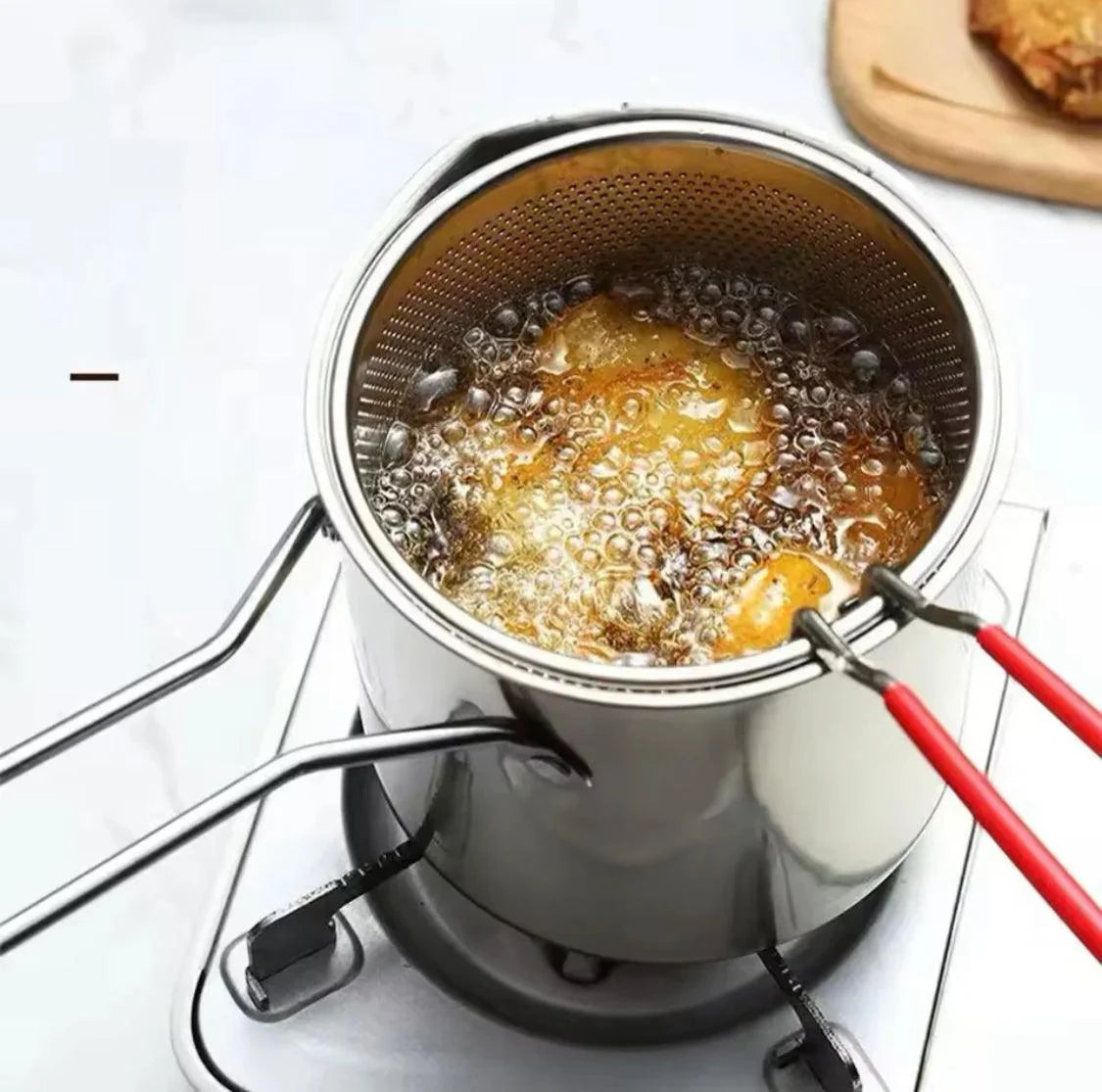1200ML Stainless Steel Deep Fryer With Frying Basket.